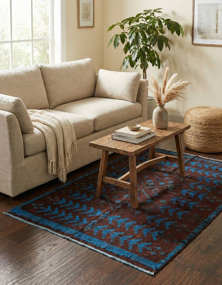 Detail image of 4' 3 x 6'  Hand Knotted Darya Wool Rug