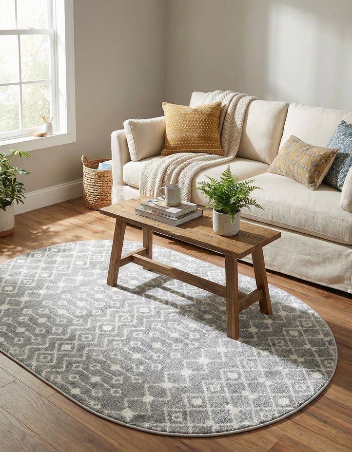 4' x 6' Moroccan Trellis Oval Rug