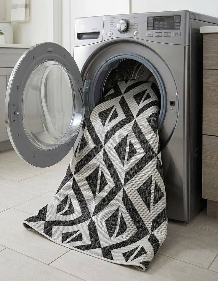 Detail image of 4' 1 x 4' 1  Washable Jill Zarin Indoor / Outdoor Octagon Rug