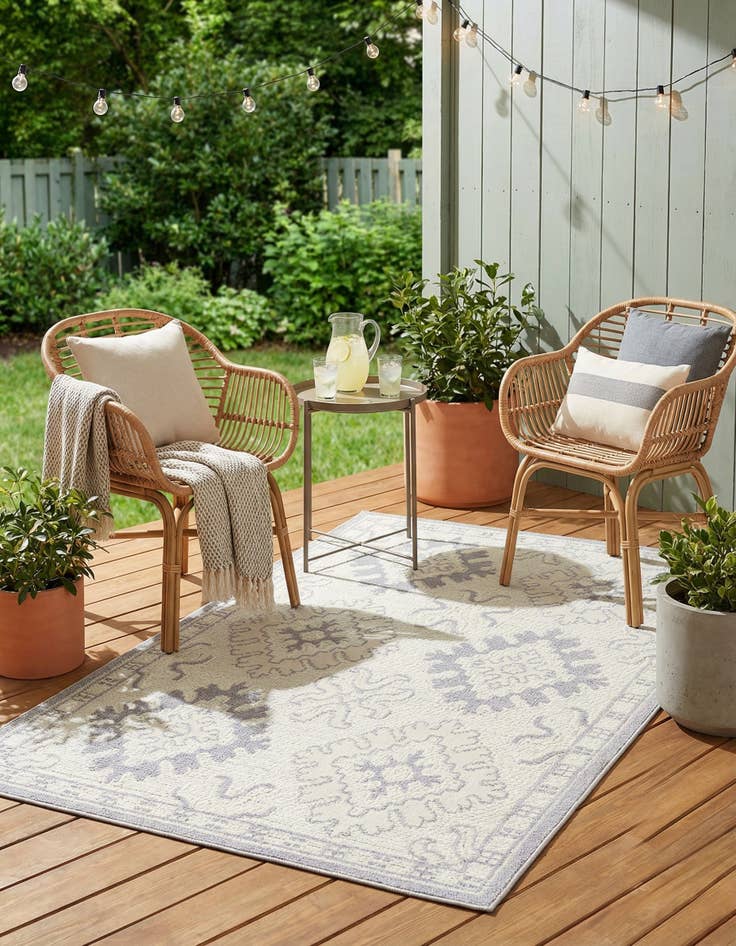 Detail image of  5' x 7' 7  Washable  Indoor / Outdoor Rug