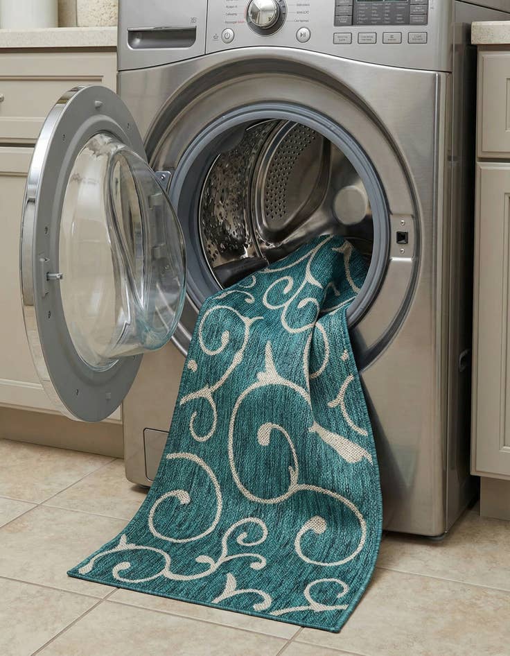 Detail image of 2' x 6'  Washable Botanical Indoor / Outdoor Runner Rug