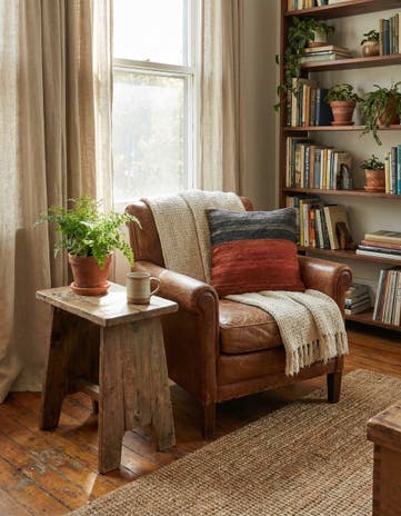 1' 6 x 1' 7 Hand Woven Pillow Wool Square Rug