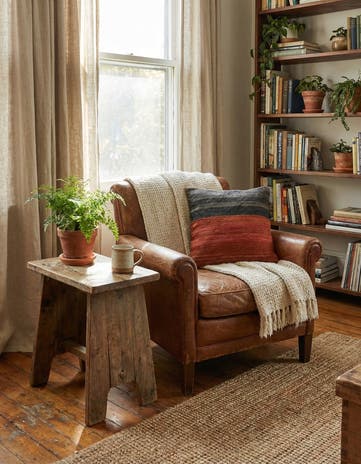 1' 6 x 1' 7 Hand Woven Pillow Wool Square Rug