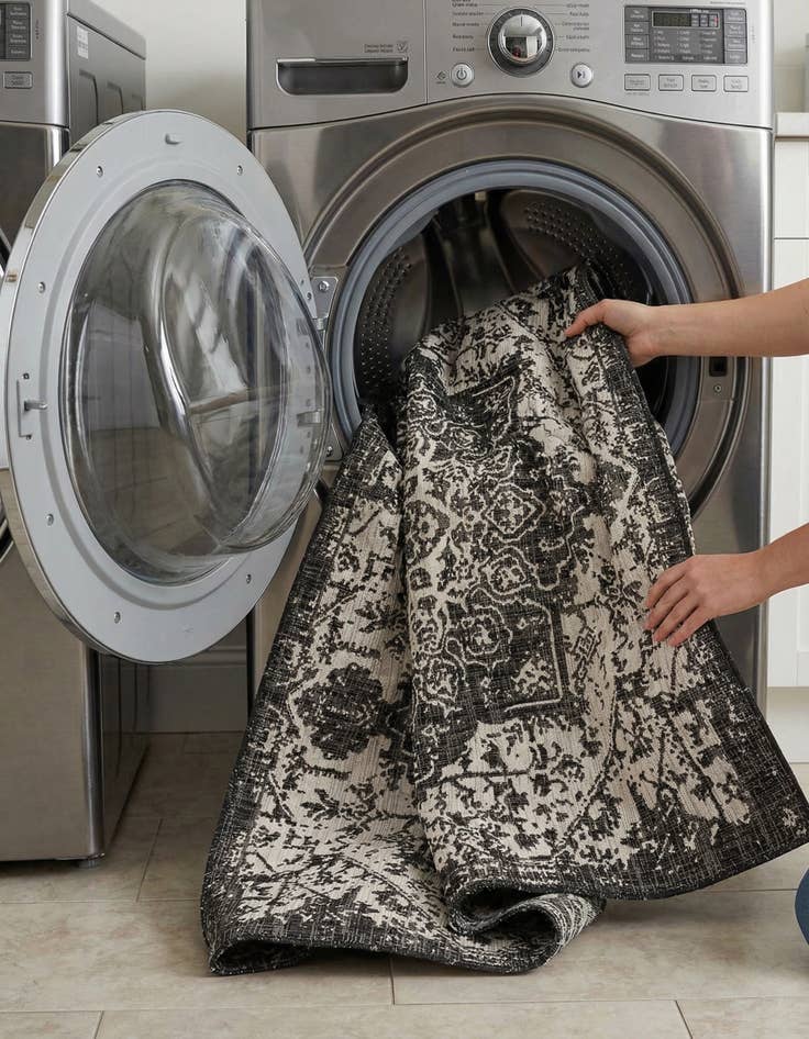 Detail image of 7' 10 x 7' 10  Washable Jill Zarin Dubai Indoor / Outdoor Square Rug