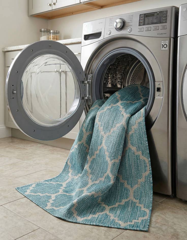 Detail image of 6' x 9'  Washable Trellis Indoor / Outdoor Rug