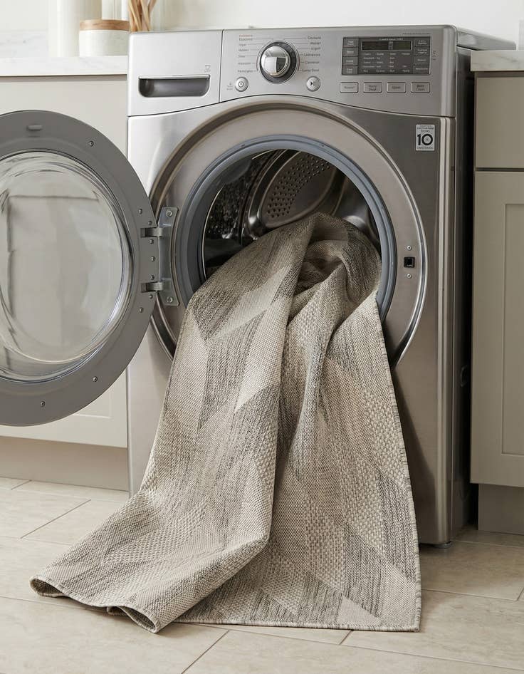 Detail image of 5' 3 x 7'  Washable Modern Indoor / Outdoor Rug