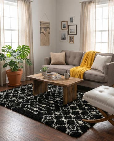  5' 3 x 8' Moroccan Trellis Shag Rug