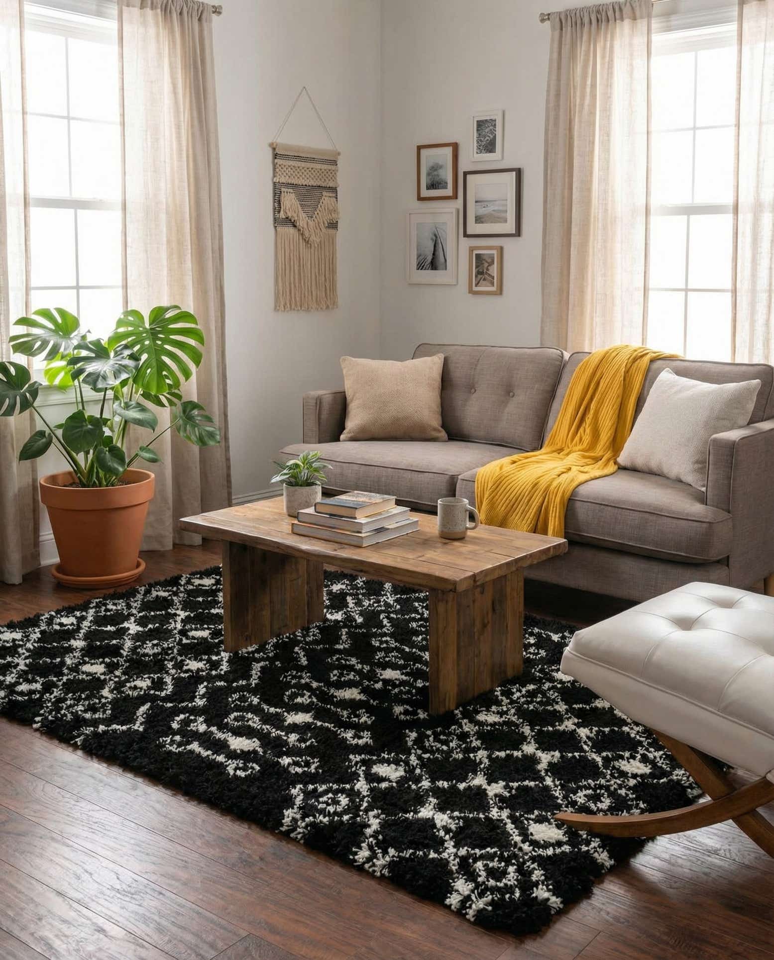 5' 3 x 8' Moroccan Trellis Shag Rug