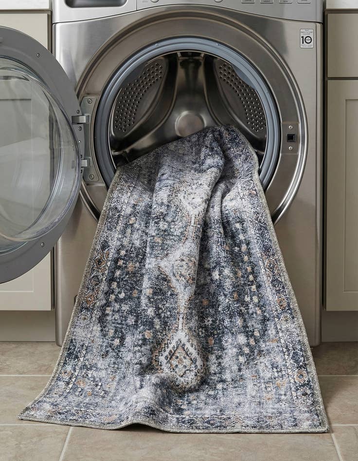 Detail image of 2' x 8' Yara Runner Rug