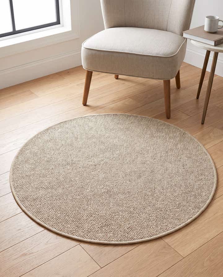 3' 1 x 3' 1 Easy-Clean Solid Indoor / Outdoor Round Rug