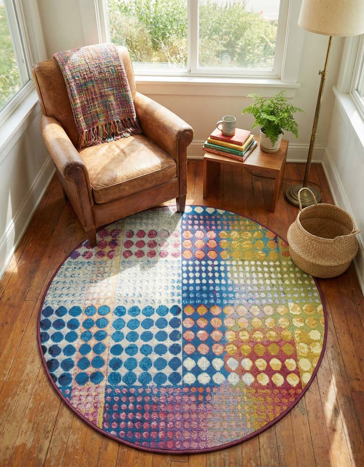 Detail image of 3' x 3'  Washable Modern Indoor / Outdoor Round Rug