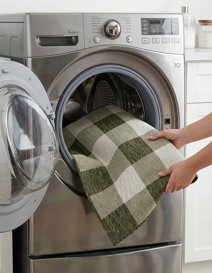 Detail image of 2' x 6'  Washable Checkered Indoor / Outdoor Runner Rug