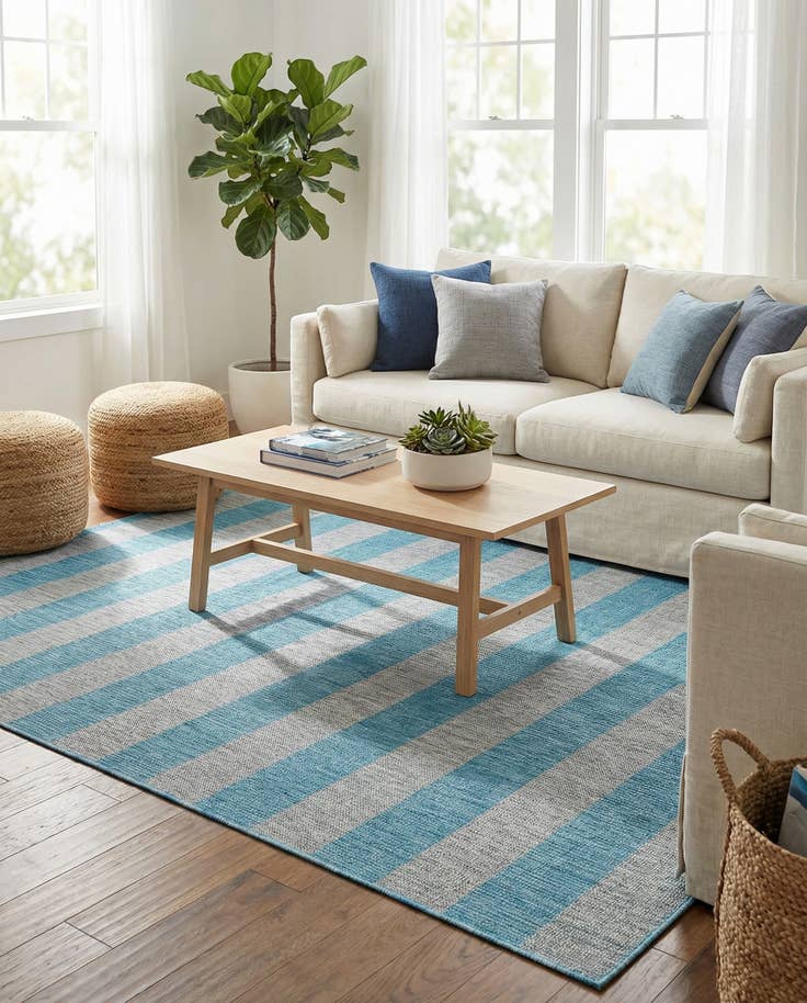 Detail image of 7' x 10' Easy-Clean Ribbon Indoor / Outdoor Rug
