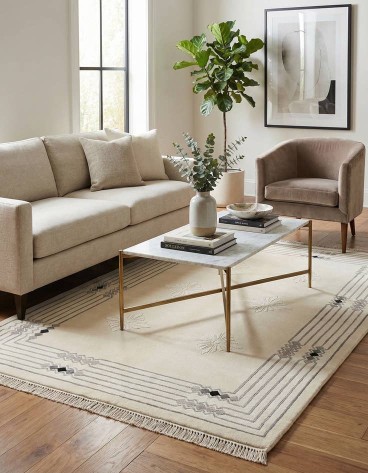 Detail image of 3' 11 x 5' 11  Hand Knotted Darya Wool Rug