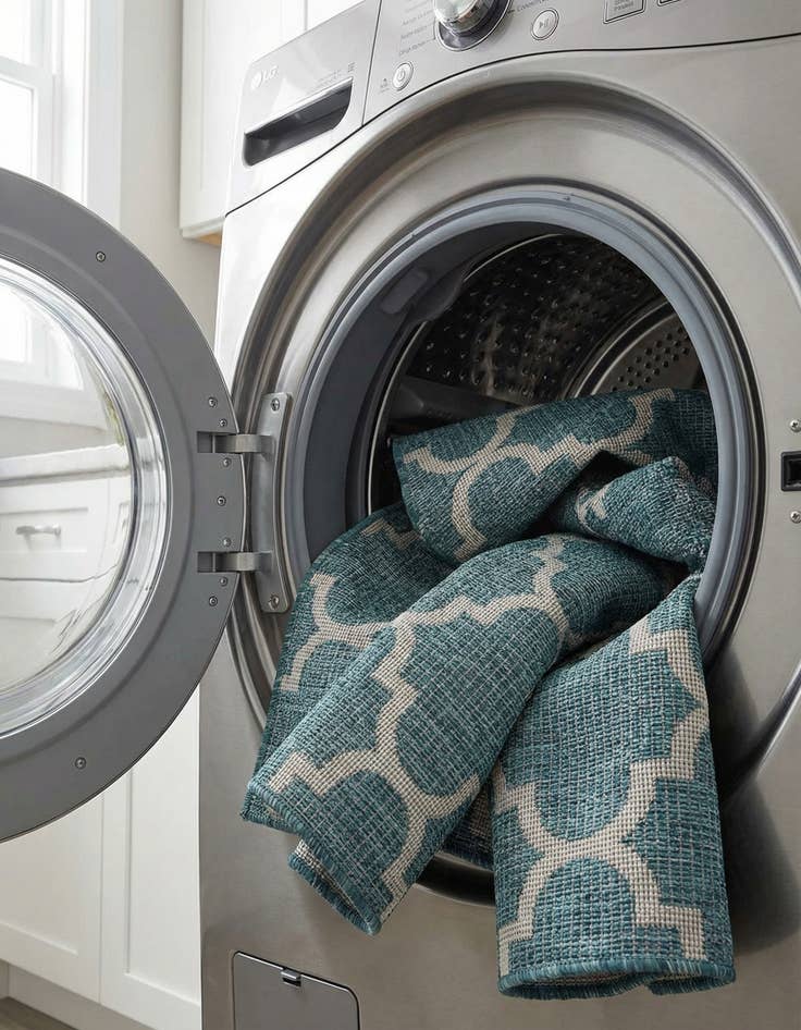 Detail image of 7' 10 x 7' 10  Washable Trellis Indoor / Outdoor Octagon Rug