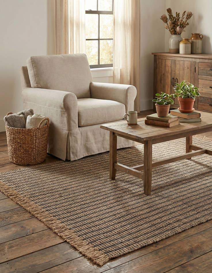 Detail image of  4' 1 x 6' 1 Cottage Farm Rug