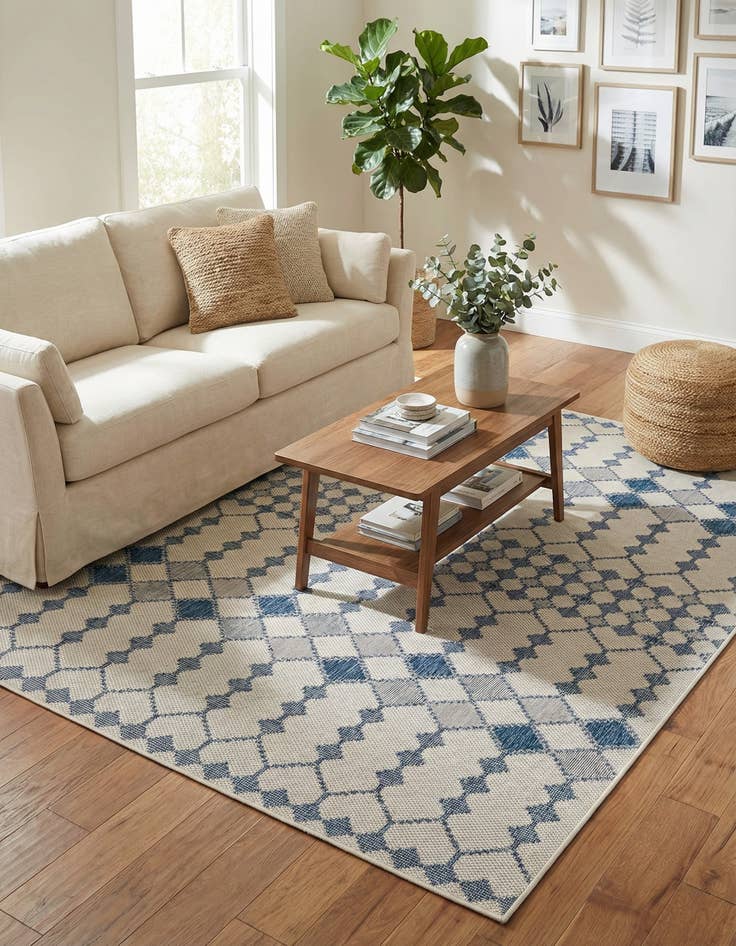 Detail image of 7' 10 x 11'  Washable Trellis Indoor / Outdoor Rug