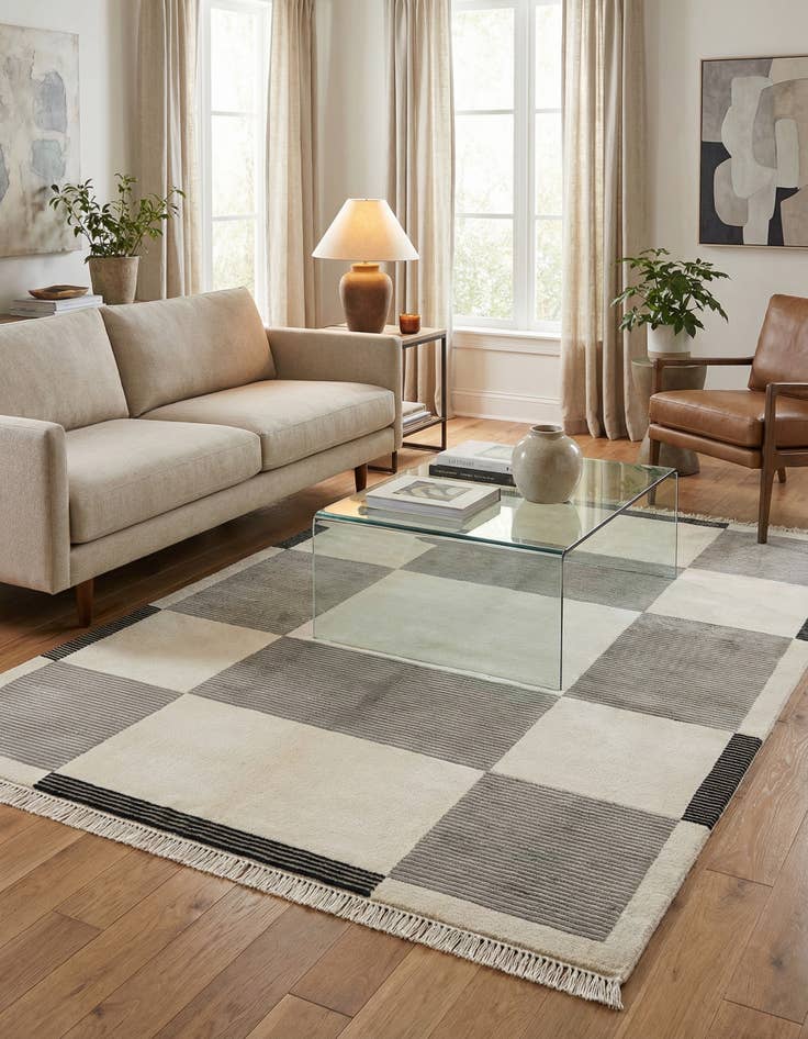 Detail image of 4' 11 x 6' 7  Hand Knotted Darya Wool Rug