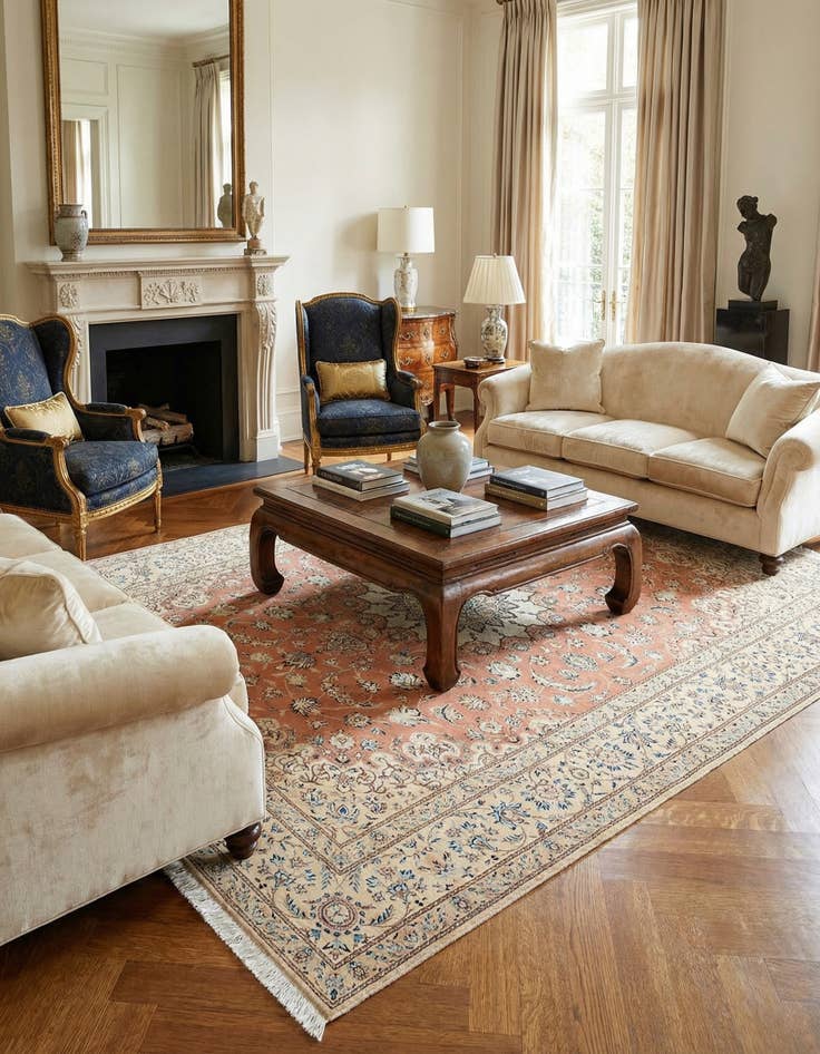 Detail image of 6' 6 x 9' 10 Nain Wool Rug