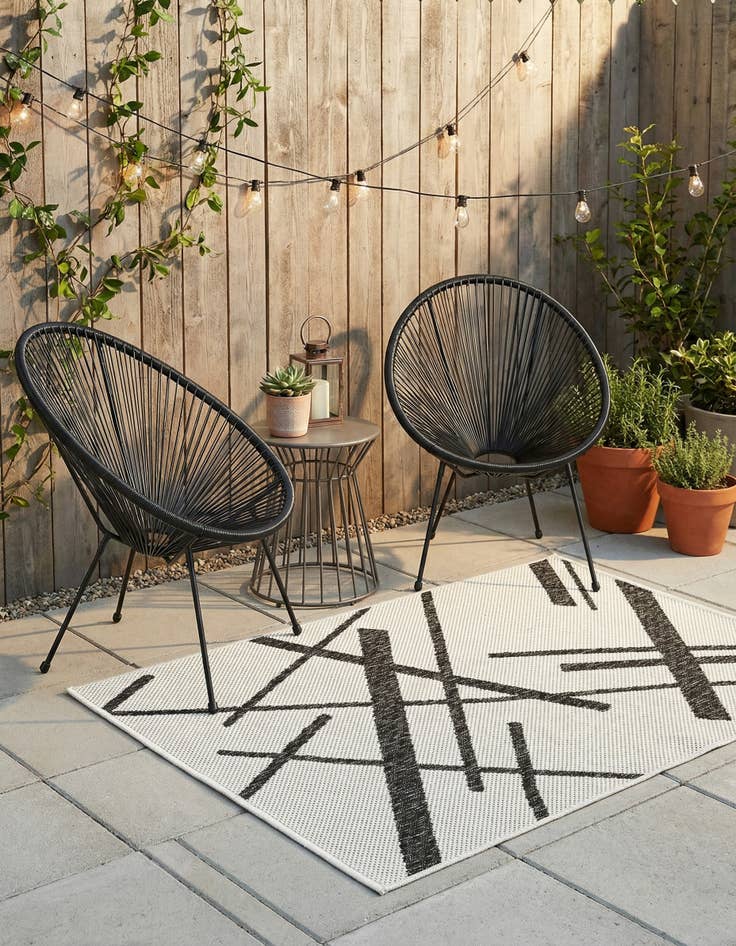 Detail image of  2' x 3'  Washable Modern Indoor / Outdoor Rug