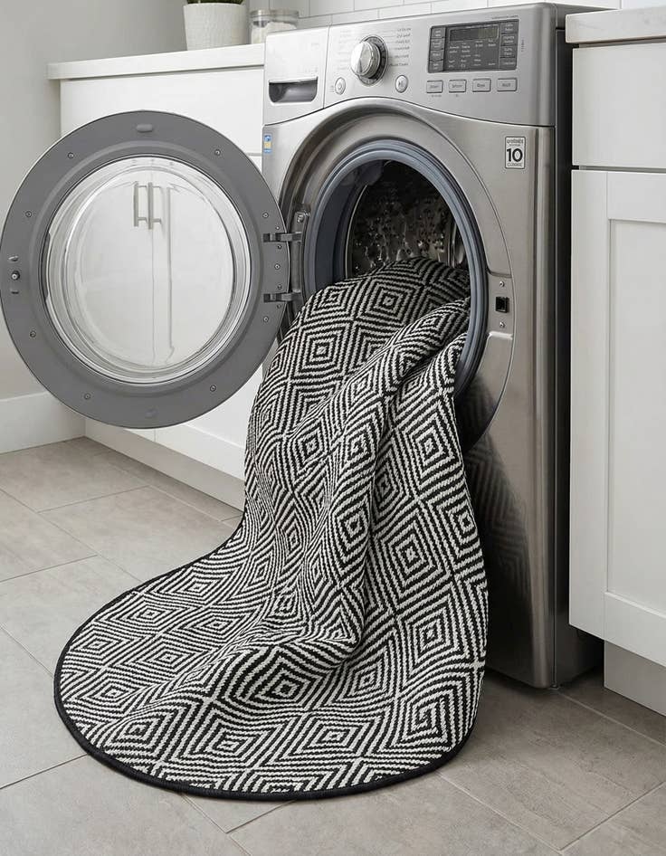 Detail image of  5' 3 x 8'  Washable Jill Zarin Turks and Caicos Indoor / Outdoor Oval Rug