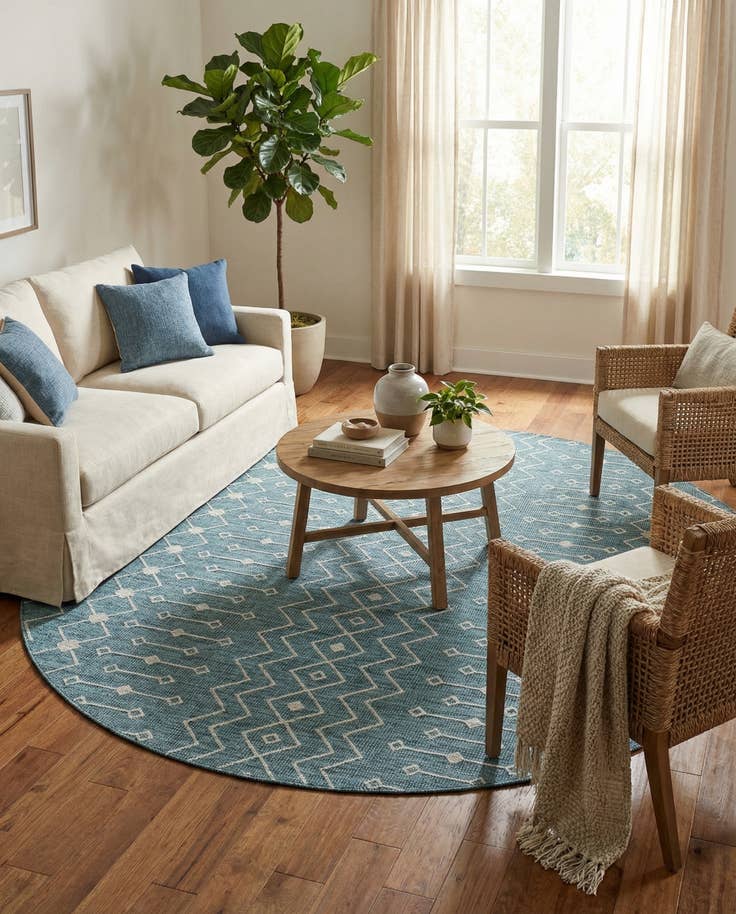 Detail image of 10' x 10' Easy-Clean Lattice Indoor / Outdoor Round Rug