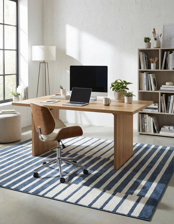 Detail image of 7' 10 x 7' 10 Oslo Square Rug