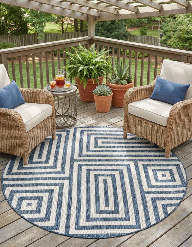 Detail image of 6' x 6'  Washable Modern Indoor / Outdoor Round Rug