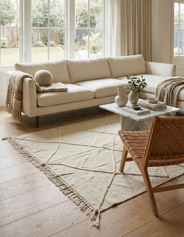 Detail image of 4' 7 x 6' 4  Hand Woven Kilim Modern Wool Rug