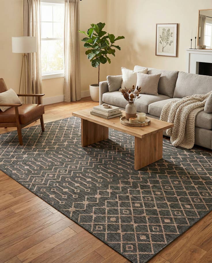 Detail image of 10' x 13' Easy-Clean Lattice Indoor / Outdoor Rug