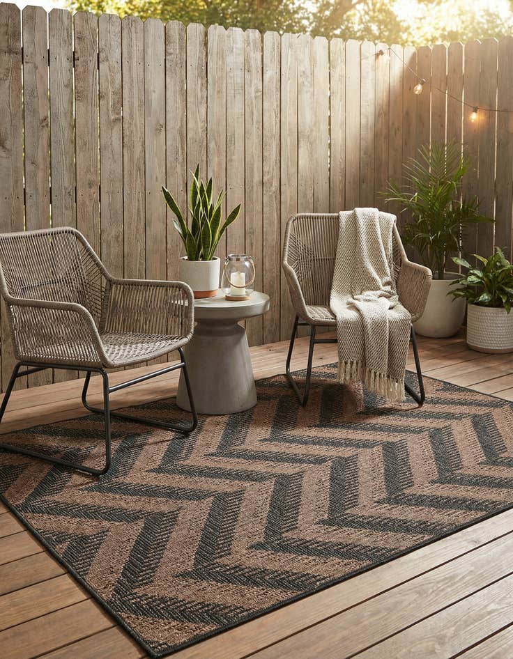 Detail image of  4' x 6'  Washable Modern Indoor / Outdoor Rug