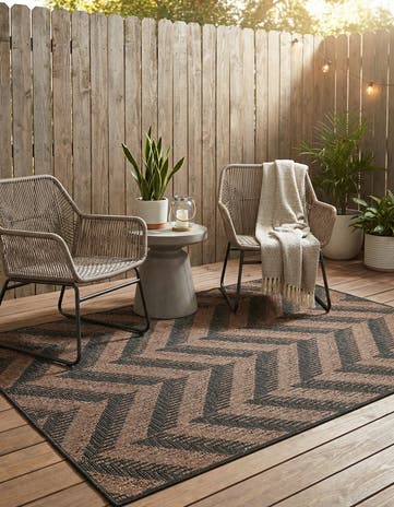 4' x 6' Easy-Clean Modern Indoor / Outdoor Rug