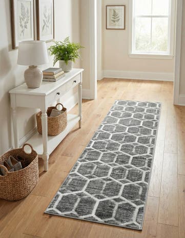 2' x 8' Lattice Trellis Runner Rug