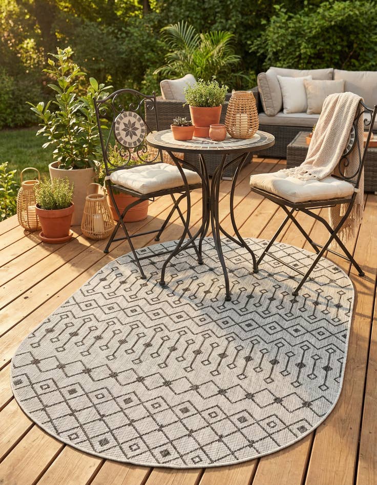 Detail image of 5' 3 x 8' Easy-Clean Trellis Indoor / Outdoor Oval Rug