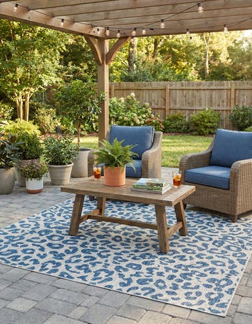 7' 10 x 7' 10 Easy-Clean Safari Indoor / Outdoor Square Rug