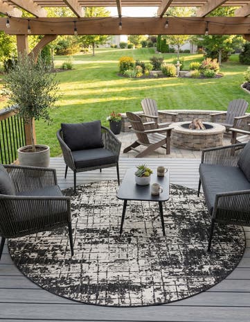 7' 10 x 7' 10 Easy-Clean Modern Indoor / Outdoor Round Rug