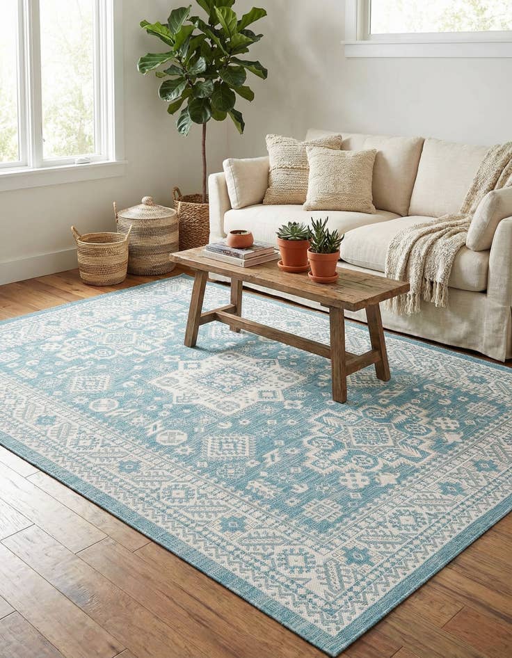 Detail image of 7' x 10'  Washable Aztec Indoor / Outdoor Rug