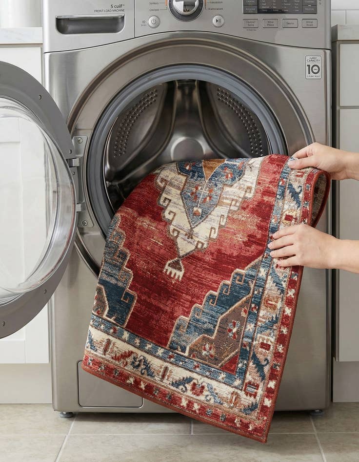 Detail image of 4' x 6'  Washable Traditional Indoor / Outdoor Rug