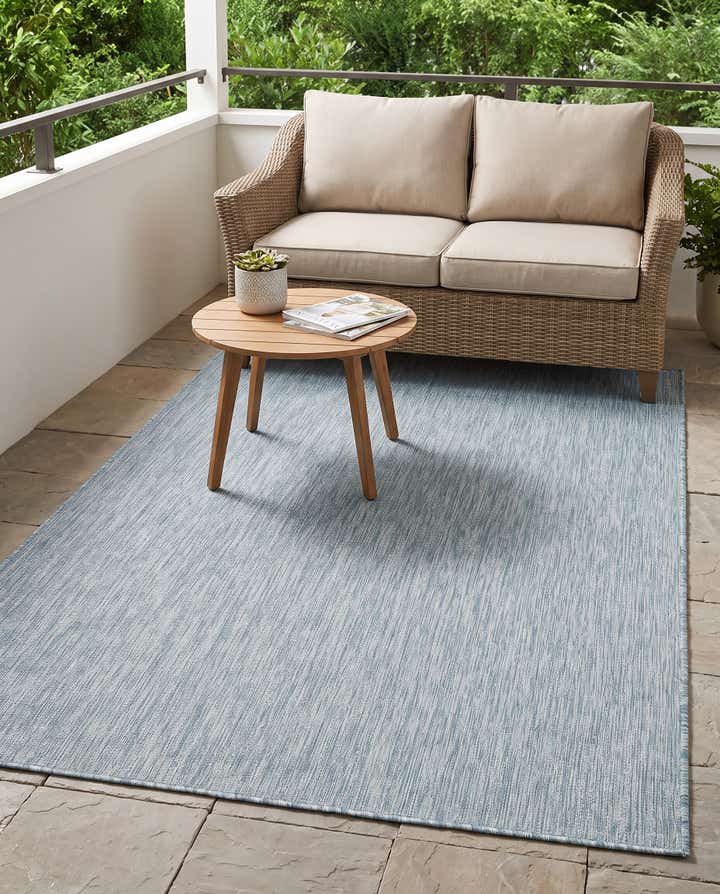 5' 3 x 8' Easy-Clean Solid Indoor / Outdoor Rug