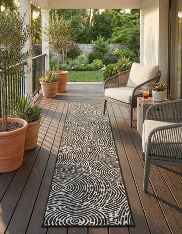 2' 7 x 12' Easy-Clean Modern Indoor / Outdoor Runner Rug