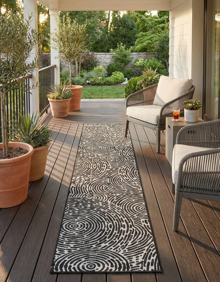 Detail image of 2' 7 x 12' Easy-Clean Modern Indoor / Outdoor Runner Rug