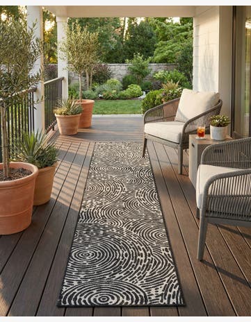 2' 7 x 12' Easy-Clean Modern Indoor / Outdoor Runner Rug