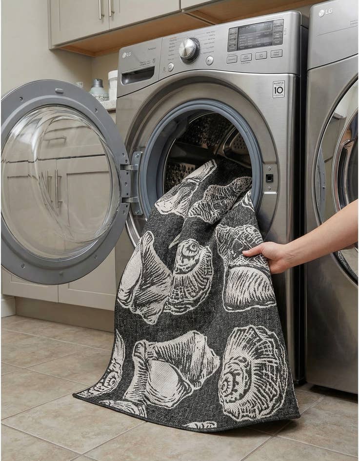 Detail image of 5' 3 x 8'  Washable Coastal Indoor / Outdoor Rug