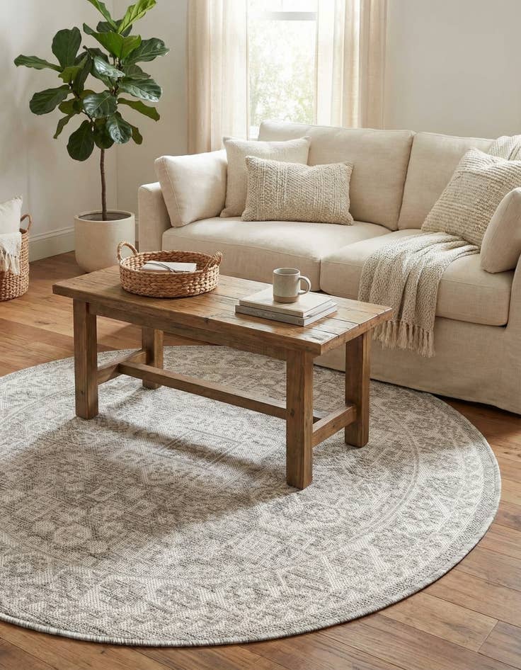 Detail image of 4' x 4'  Washable Aztec Indoor / Outdoor Round Rug