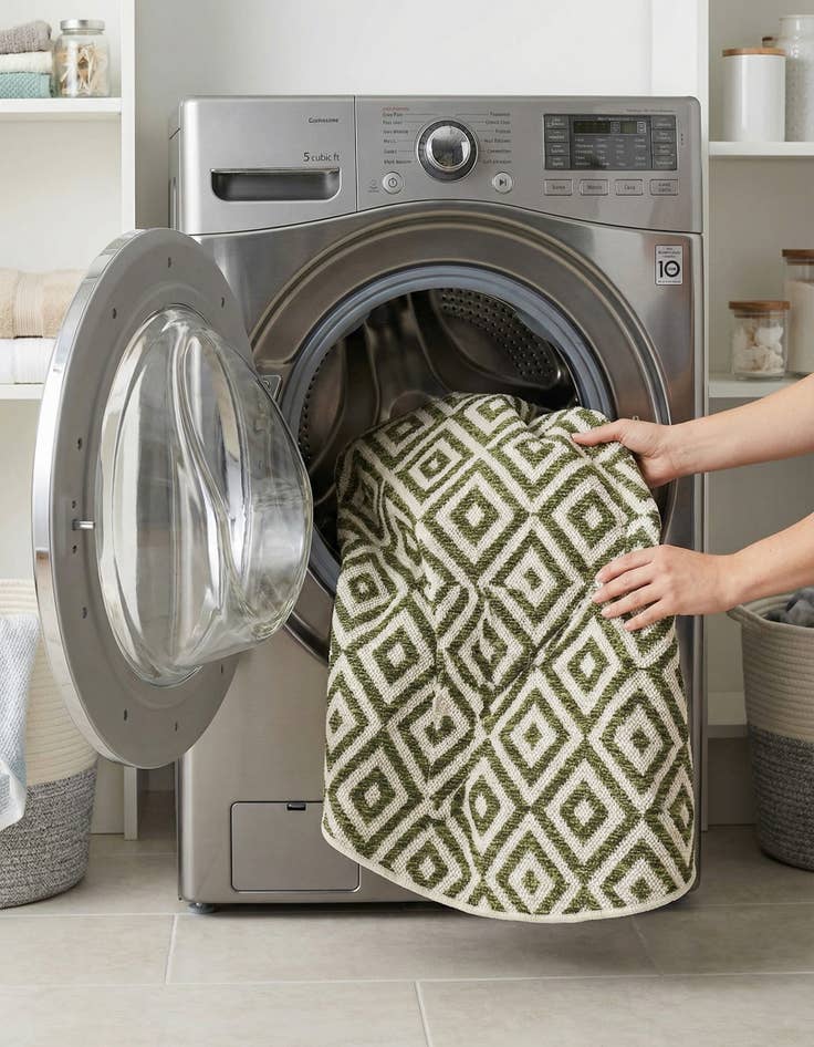 Detail image of 4' x 4'  Washable Jill Zarin Costa Rica Indoor / Outdoor Round Rug