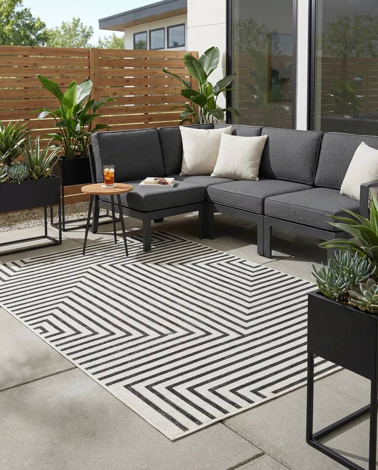 Detail image of 4' x 6' Easy-Clean Modern Indoor / Outdoor Rug