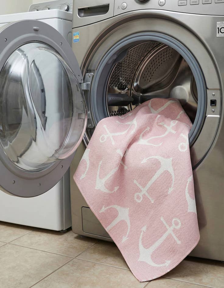 Detail image of 7' 10 x 7' 10  Washable Coastal Indoor / Outdoor Square Rug