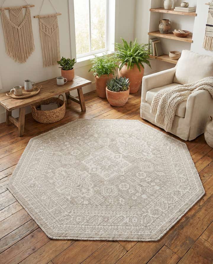 5' 3 x 5' 3 Easy-Clean Aztec Indoor / Outdoor Octagon Rug