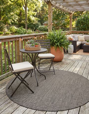 7' 10 x 7' 10 Easy-Clean Solid Indoor / Outdoor Round Rug