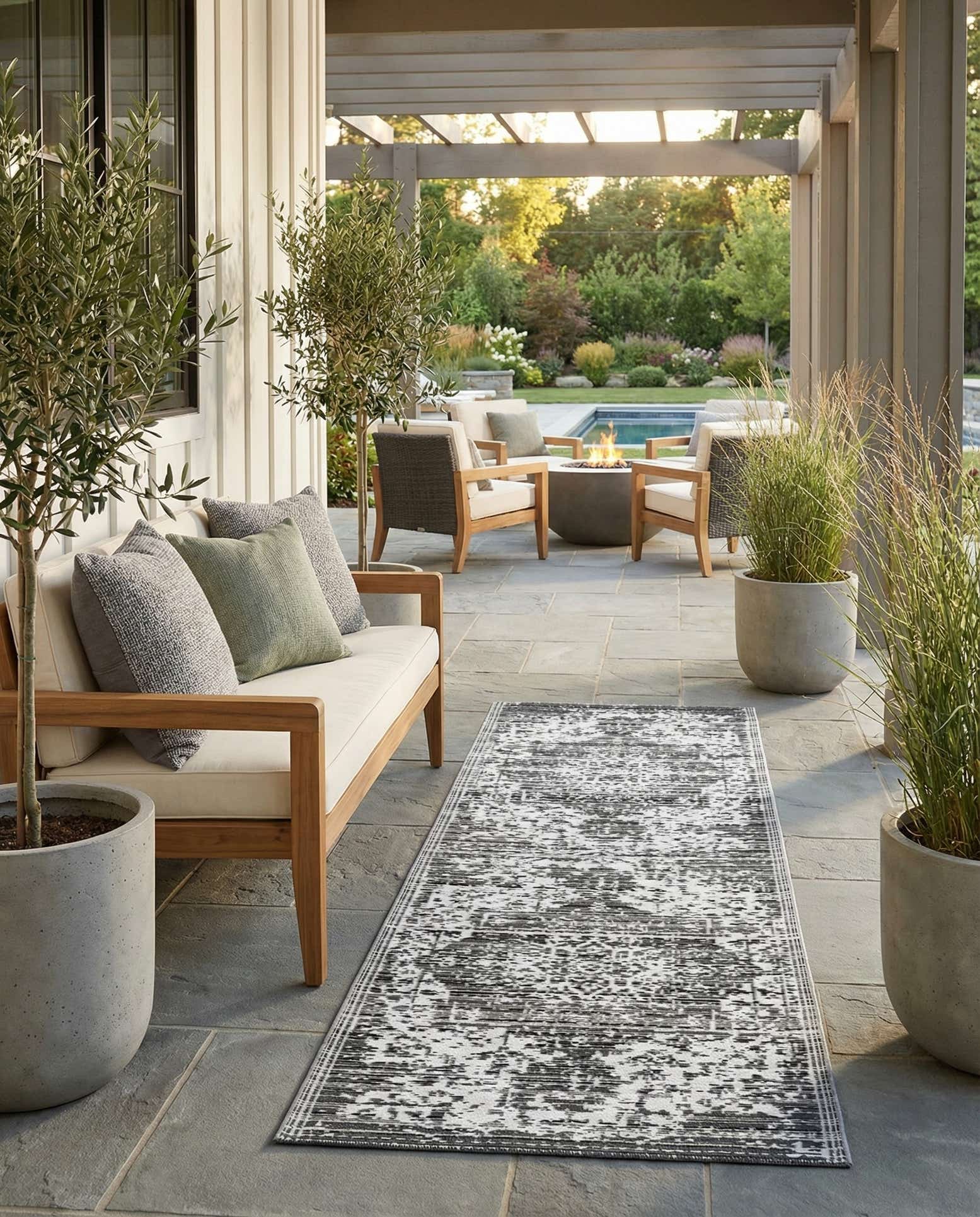 2' x 6' Easy-Clean Vista Breeze Indoor / Outdoor Runner Rug